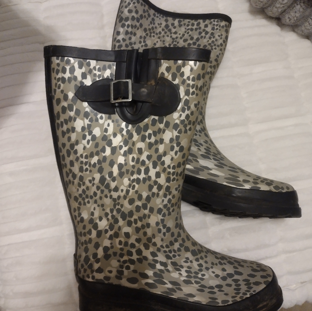 Magellan Outdoor Leopard Rubber Boots 8